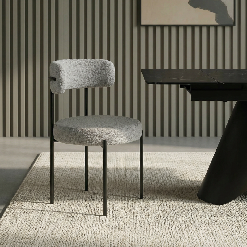 Chaise de salle à manger 667, bouclé pieds en métal, Gris clair
